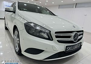 Mercedes Benz A180 R17 LED 2015 White Revcam